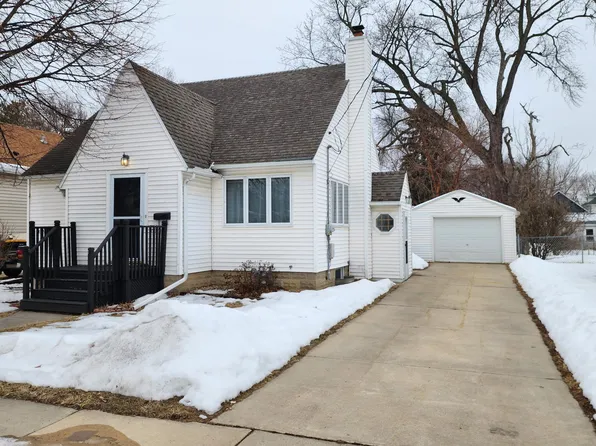 1427 1st St SE, Rochester, MN 55904