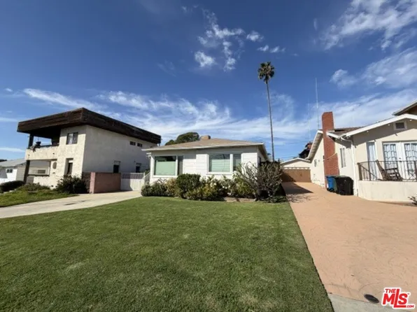 12207 Palms Blvd, Los Angeles, CA 90066