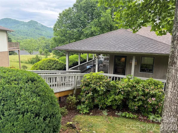 35 Talon Ct, Waynesville, NC 28786