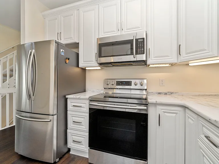 9568 Bay Front Dr — Photo 29