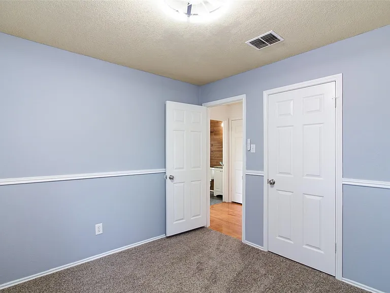 120 Mule Deer Ct — Photo 8