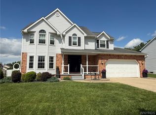 24 Gale Dr, Lancaster, NY 14086