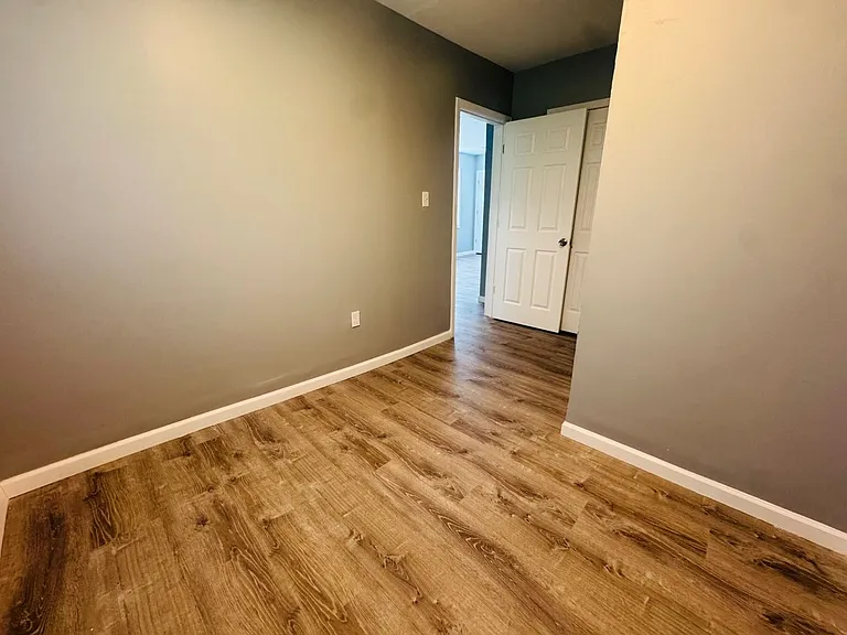 3237 Seymour Ave — Photo 12