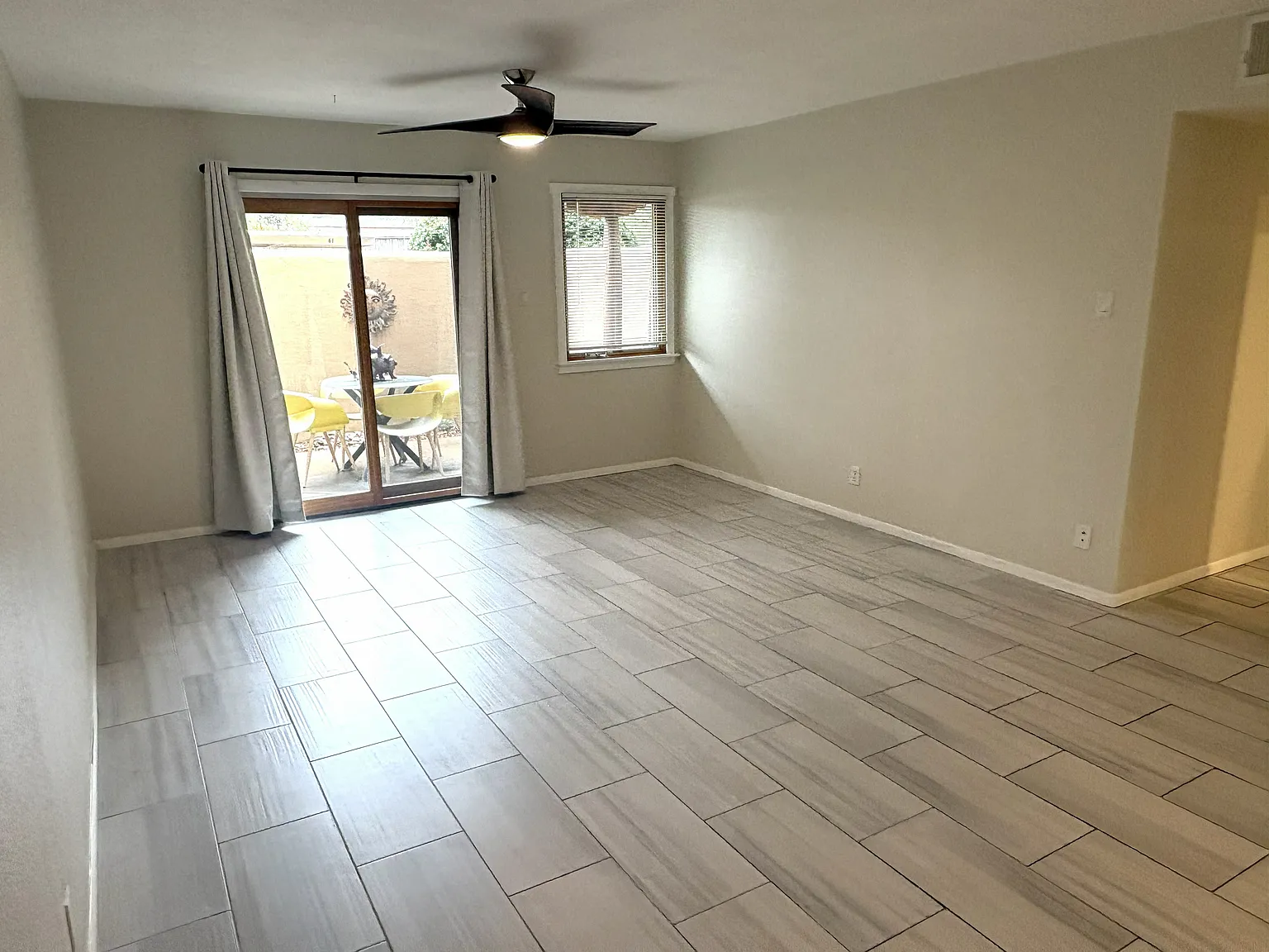 3 bed, 1000 sqft, $2,500 — Photo 4