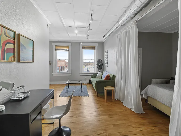 415 N Neil St #2 — Photo 7