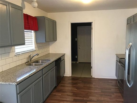 5th image of 205 Majestic Prince St