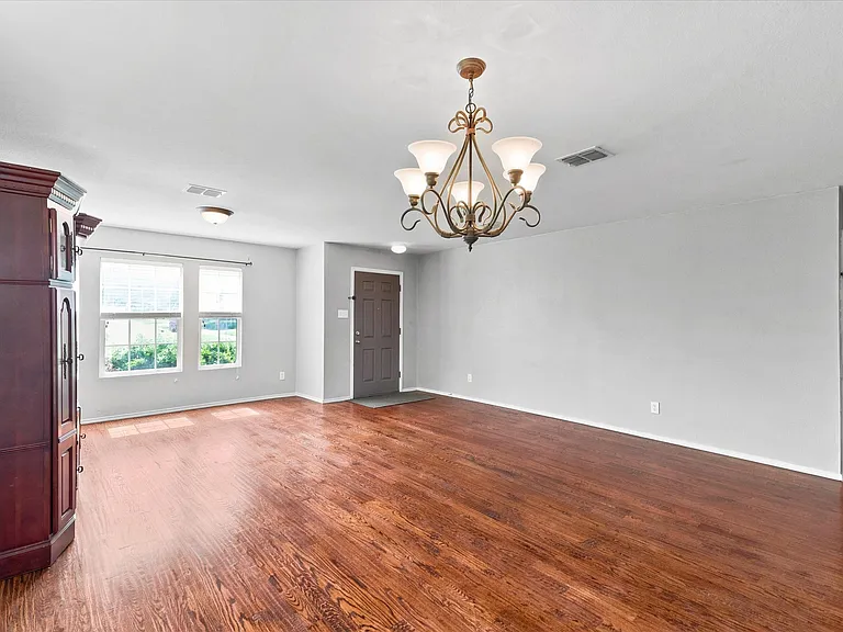 13287 Fowler Dr — Photo 5