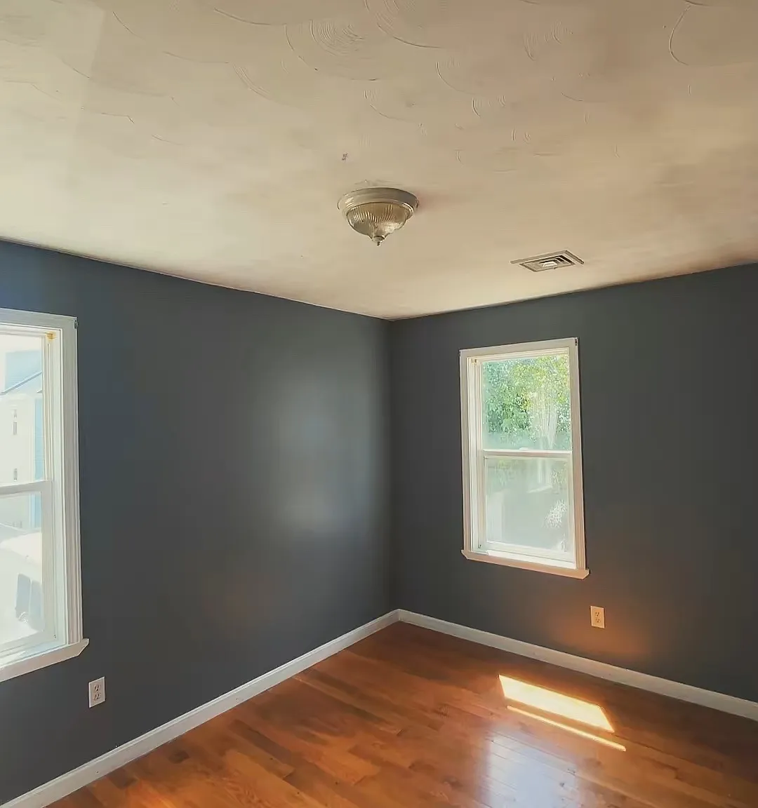 3 bed, 1.5 bath, 1100 sqft, $2,300 — Photo 2