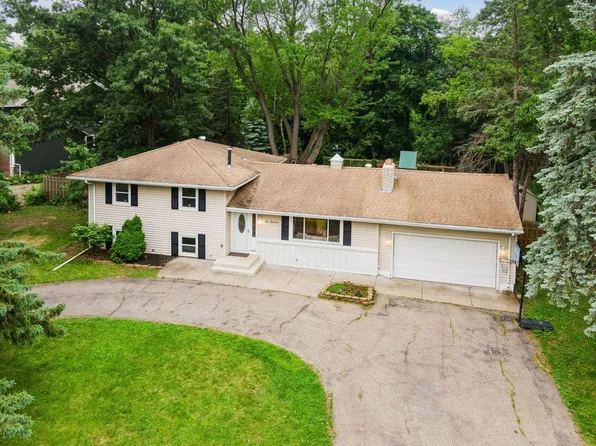 4000 Auburn Dr, Minnetonka, MN 55305