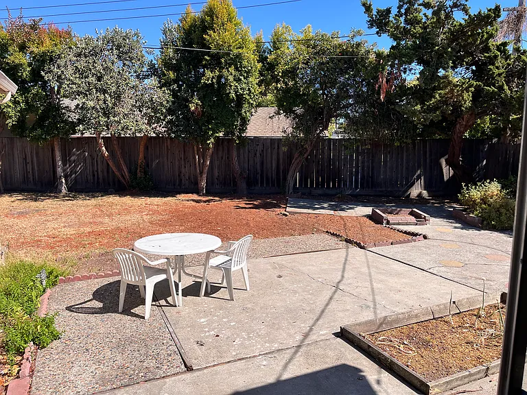 651 Aztec Ct — Photo 9