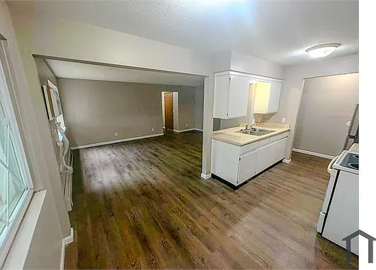 904 E Sturgis St #8 — Photo 2