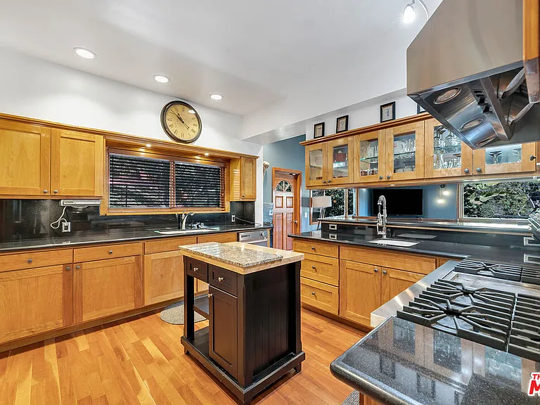 21832 Canon Dr — Photo 34