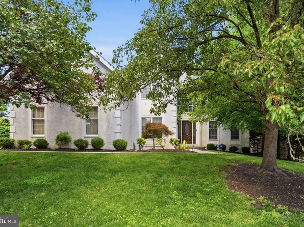 2111 Peregrine Cir, Audubon, PA 19403