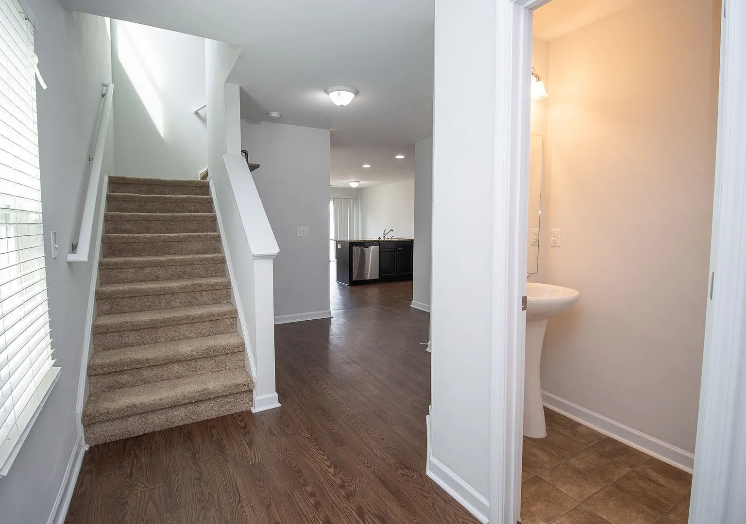 Modern Comfort in a Quiet Cul-de-Sac 3 Bed, 2.5 Bath Home in Eastfair Subdivision, just 10 minute... — Photo 4