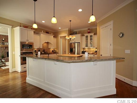 4th image of 958 Wessington Manor Ln #75