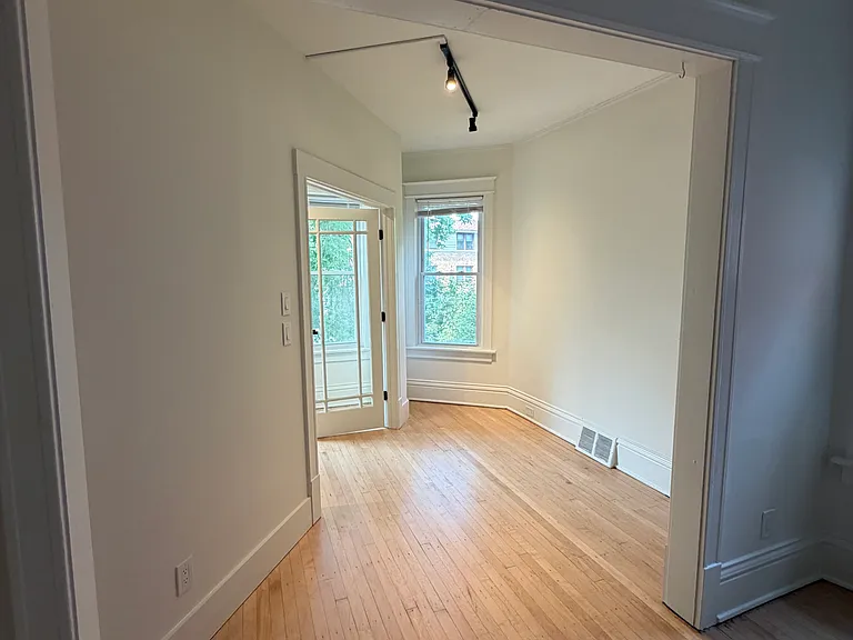 E Belleview Pl — Photo 9