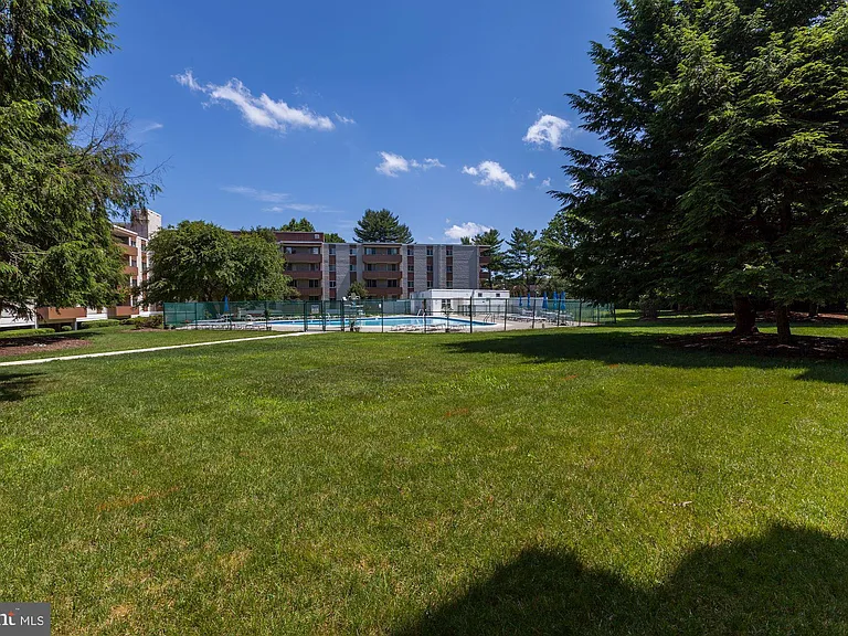 7501 Democracy Blvd #B112 — Photo 12