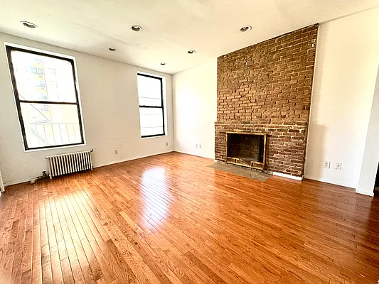 Rented by Oxford Property Group | media 13