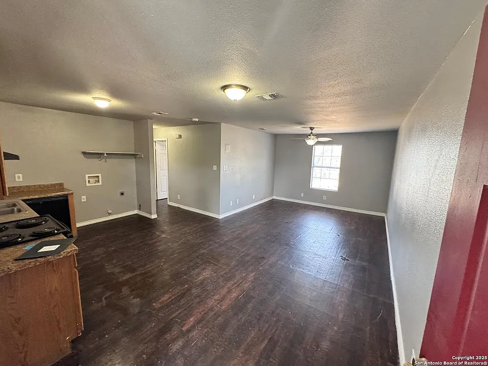 830 W Hutchins Pl #11