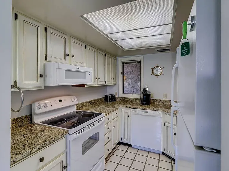 3 Shelter Cove Ln #7453 — Photo 6