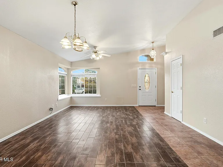 7536 Le Conte Dr — Photo 5