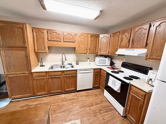 4th image of 1418 Michelle Dr
