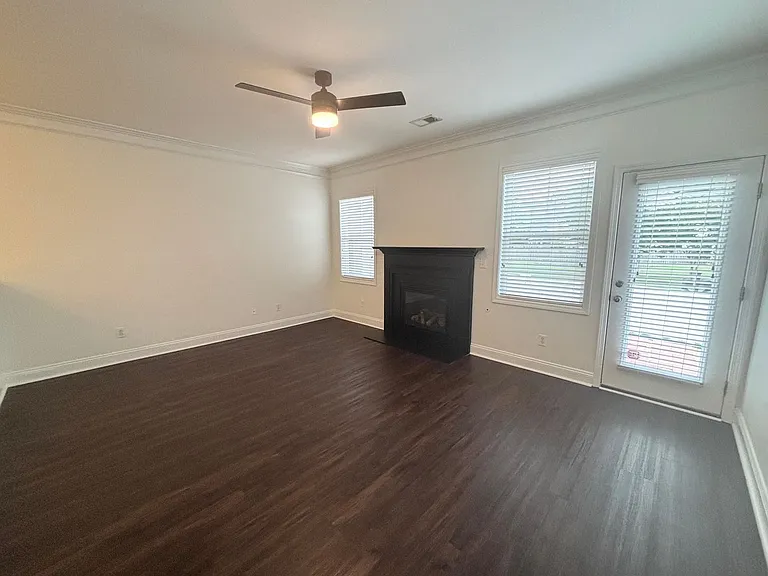 820 Forest Park Rd — Photo 10