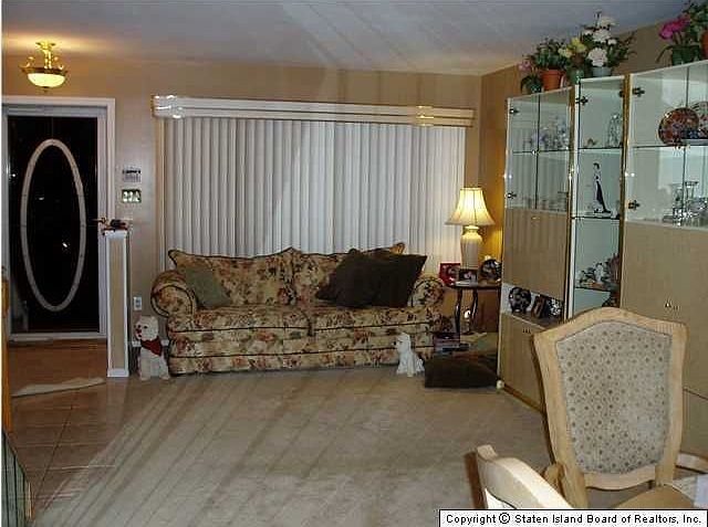 2nd image of 48 Seguine Loop