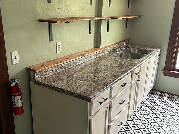 4th image of 946 Grant St #946