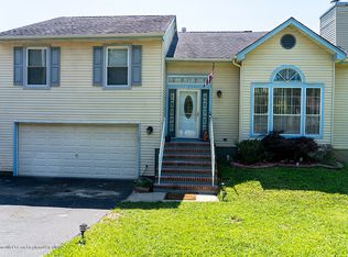 71 Friendship Rd, Howell, NJ 07731