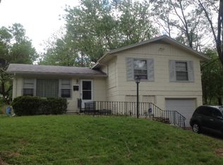 4609 E 40th St, Kansas City, MO 64130