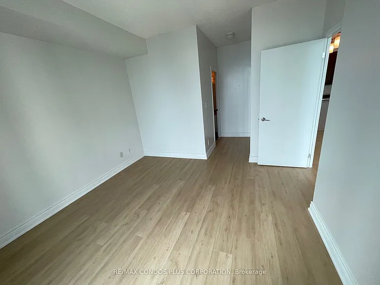 18 Harbour St #2508 — Photo 15
