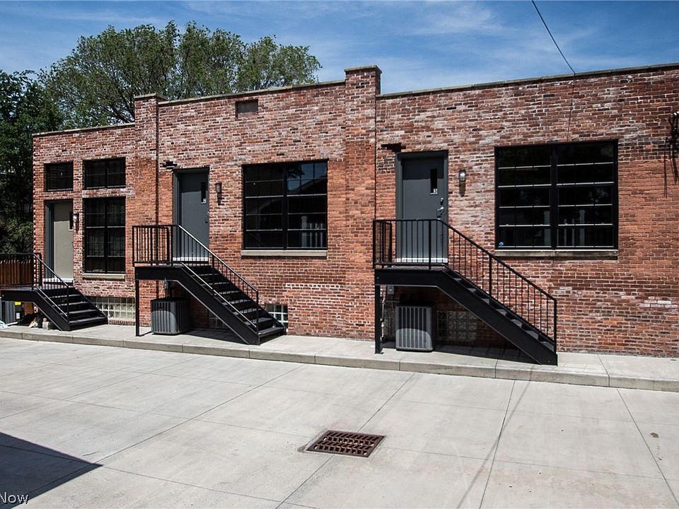 1st image of 3002 Franklin Blvd APT 3