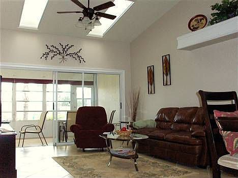 2nd image of 12205 SW Kingsway Cir