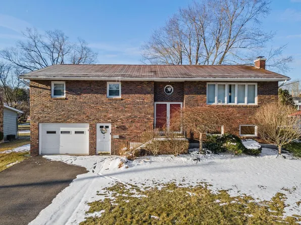 2708 Manhattan Dr, Endwell, NY 13760