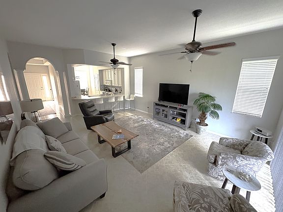 5th image of 101 Ravinia Cir