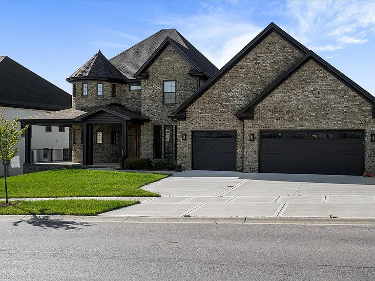 413 Weston Park — Photo 39