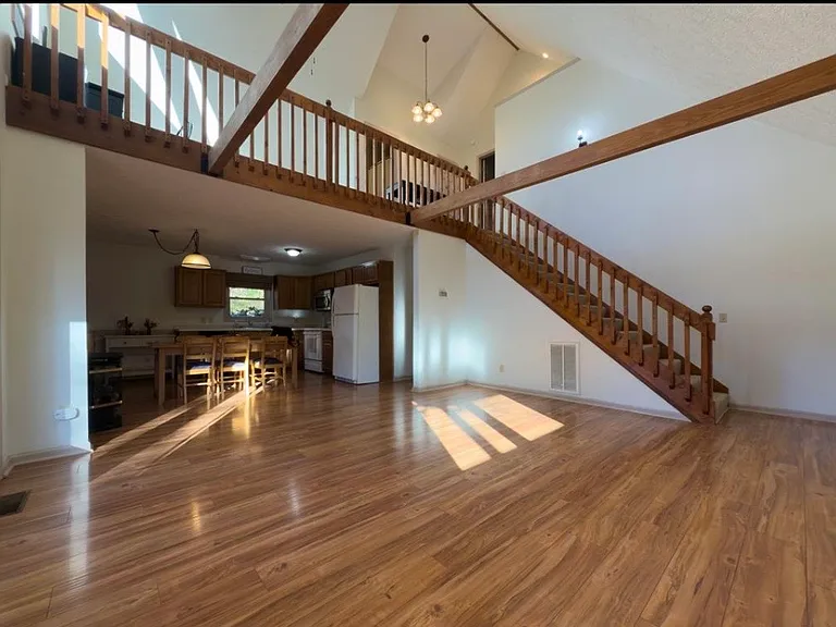 450 Rhododendron Ln — Photo 20