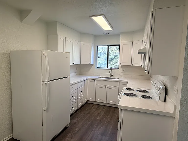 215 S 1400 W #215 — Photo 7