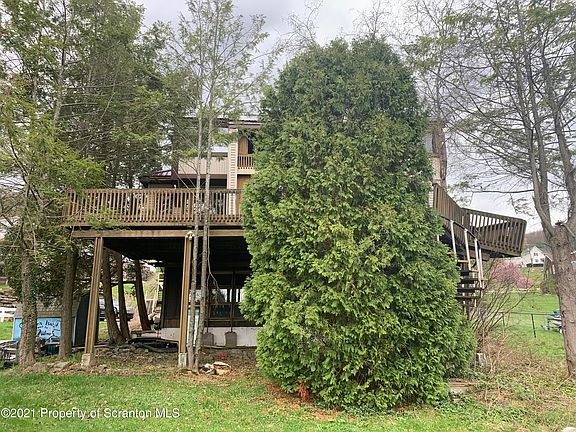2nd image of 230 Carriage Ln