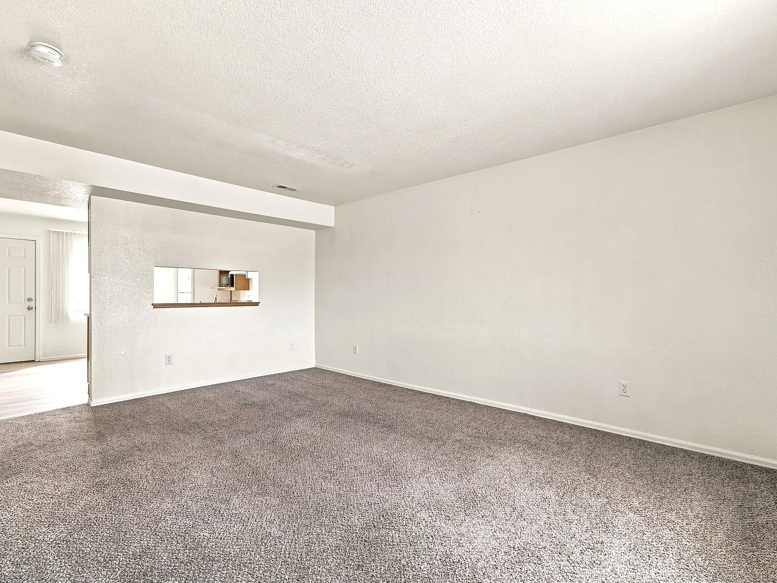 2 bed, 1.5 bath, $1,350 — Photo 2