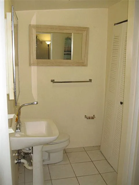 Studio, 300 sqft, $1,095 — Photo 4
