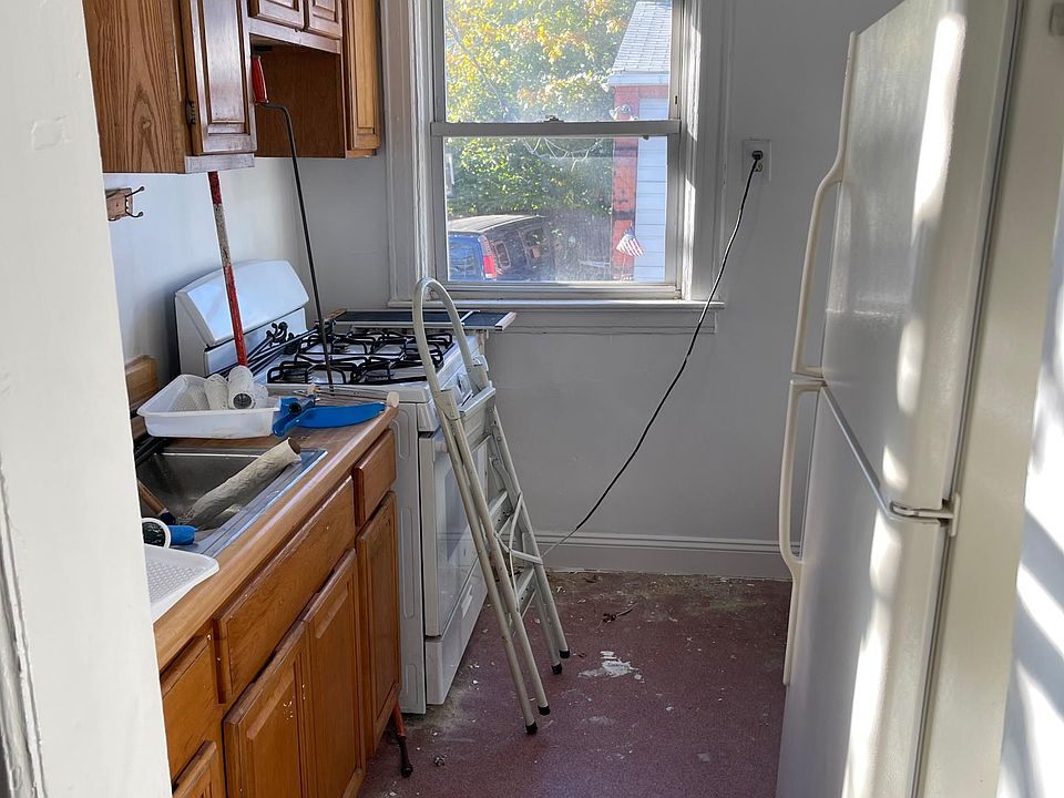 1st image of 171 Saratoga Ave Floor 2
