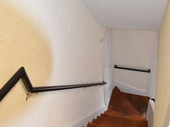 3rd image of 20-24 Walnut St #3