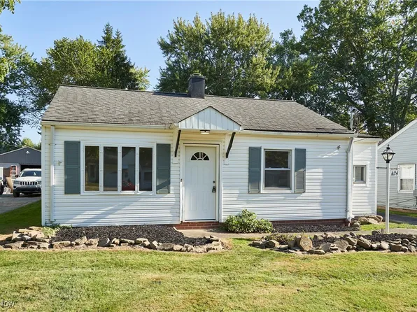 624 W Glendale St, Bedford, OH 44146
