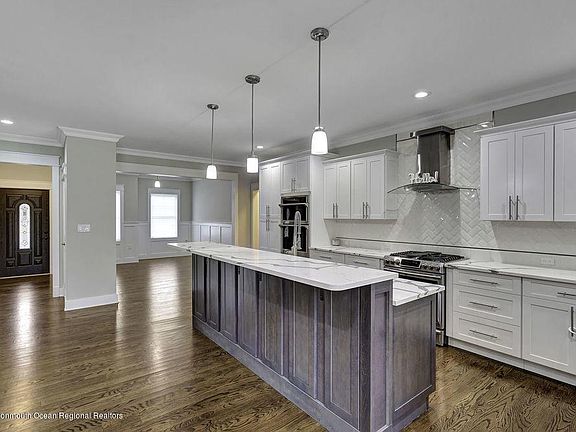 5th image of 601 W Park Ave