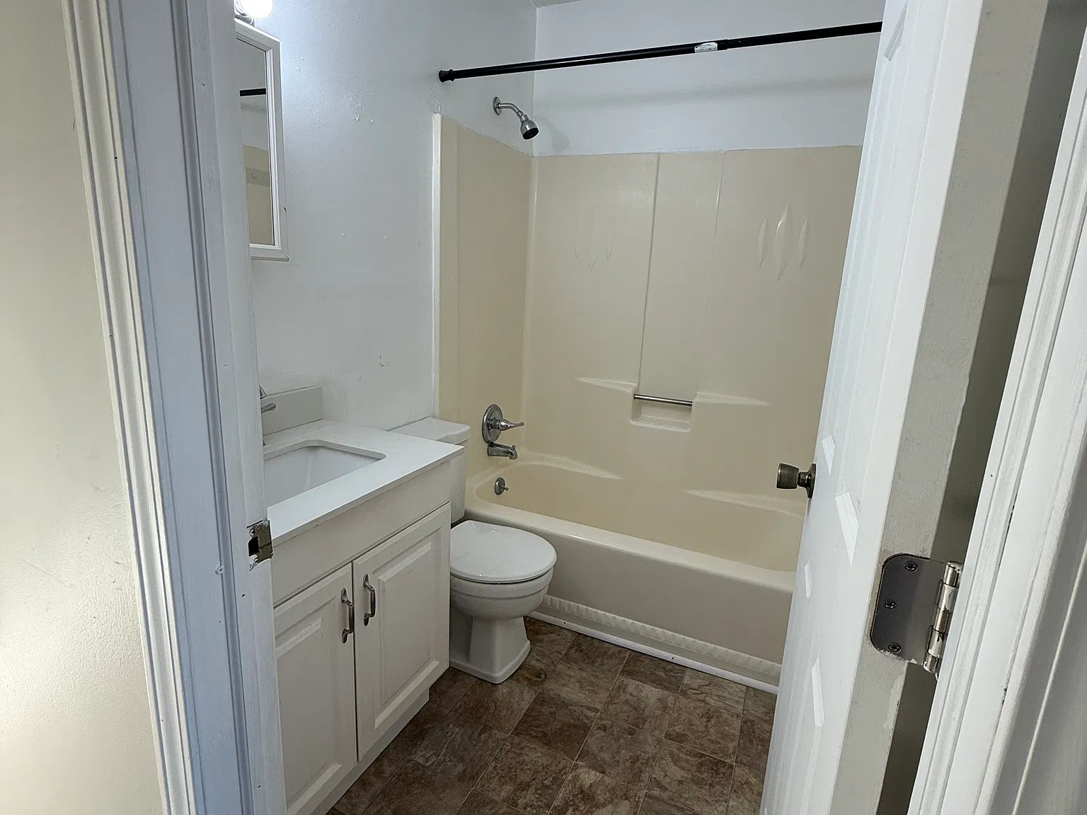 1 bed, $750 — Photo 4