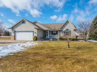 7711 Downs Ct, Freeland, MI 48623