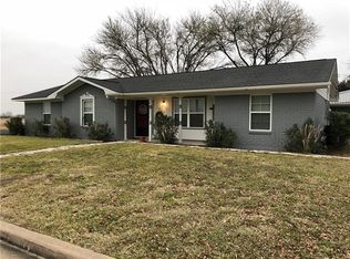 1405 Herder Ave, Schulenburg, TX 78956