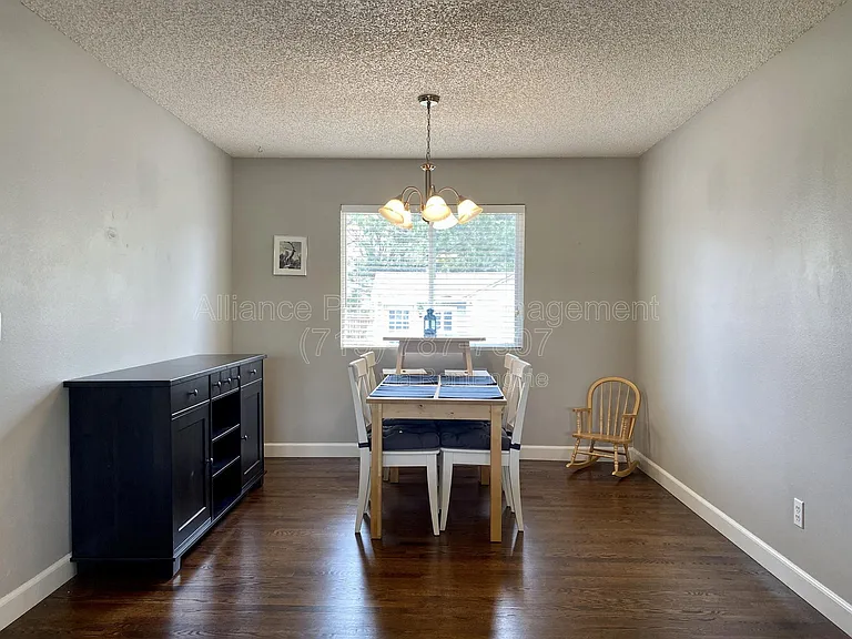 2825 Dristol Dr — Photo 6